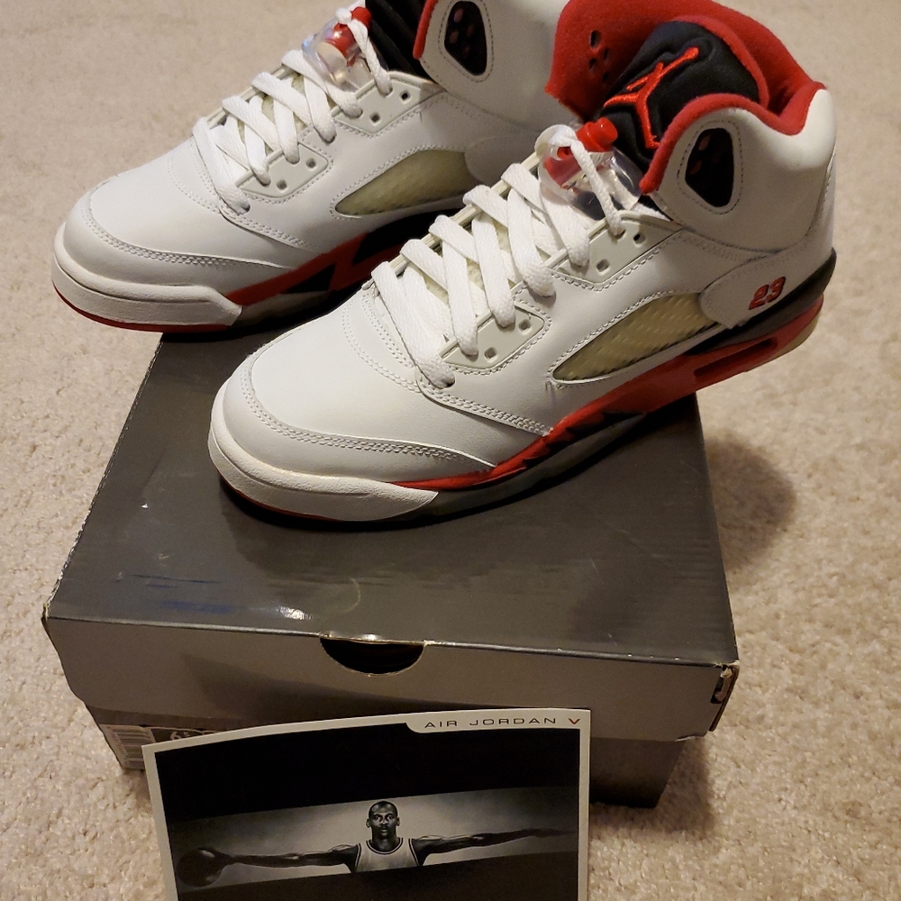 Air Jordan 5 Retro black / fire red 6.5Y